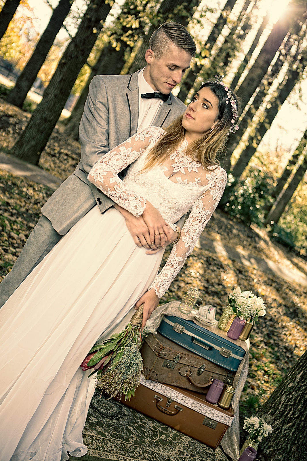 Styled bridal shoot at Glebe Park with bride and groom