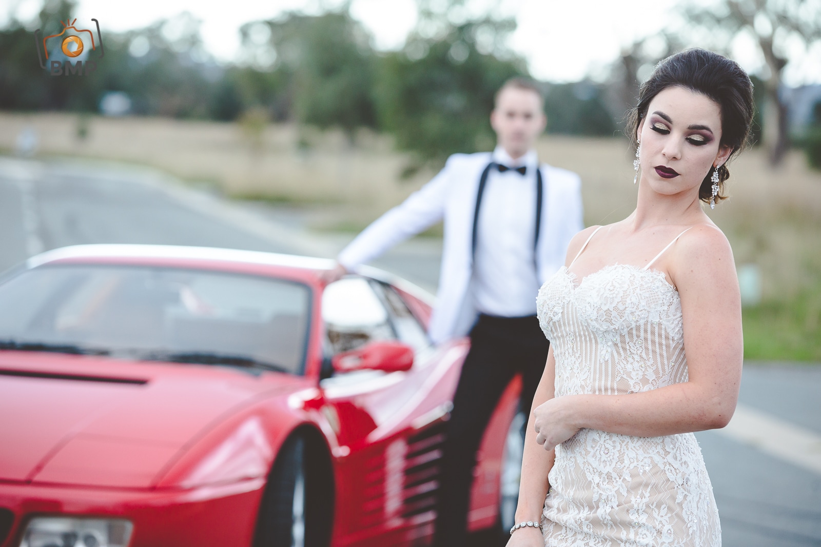 Shallow depth of field brings the attention to different subjects.