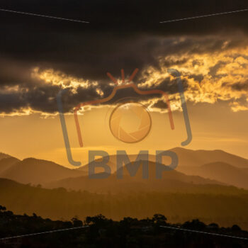 Sunrays over the mountains - BRENDAN MAUNDER PHOTOGRAPHY